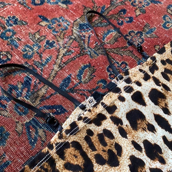 Sexy leopard bodysuit 🐆 - Picture 10 of 13